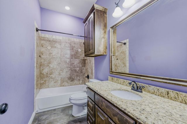 104 Lyndsey Court, Boyd, TX 76023