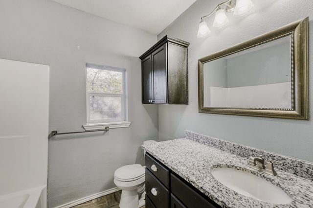 104 Lyndsey Court, Boyd, TX 76023