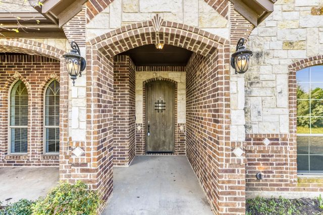 104 Lyndsey Court, Boyd, TX 76023