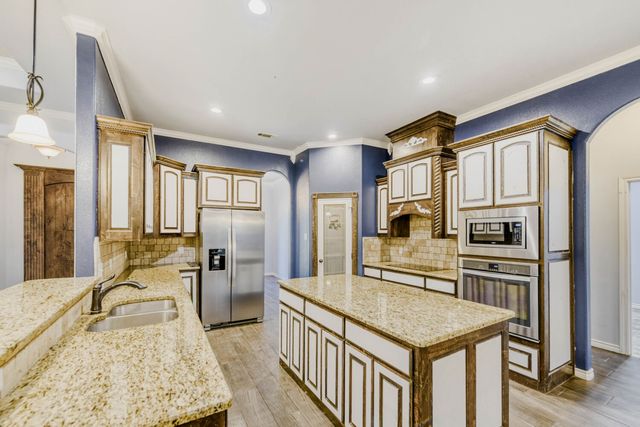 104 Lyndsey Court, Boyd, TX 76023