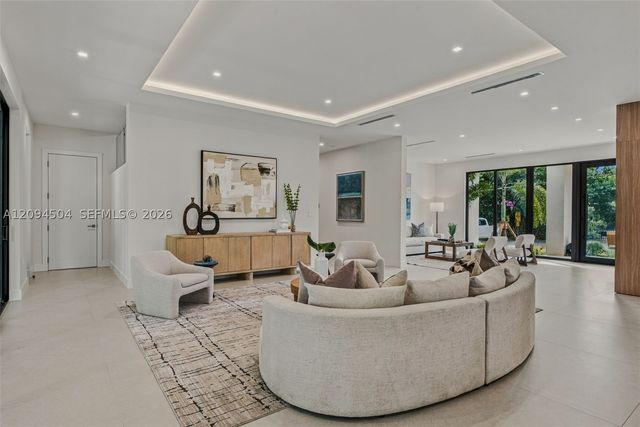 6255 SW 69th St, South Miami, FL 33143