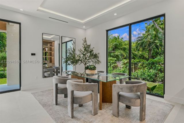 6255 SW 69th St, South Miami, FL 33143