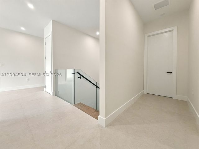 6255 SW 69th St, South Miami, FL 33143