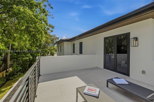 6255 SW 69th St, South Miami, FL 33143