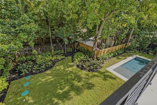 6255 SW 69th St, South Miami, FL 33143