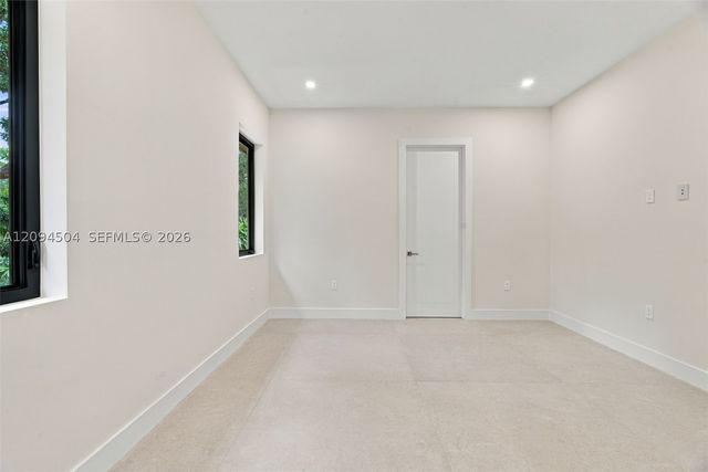 6255 SW 69th St, South Miami, FL 33143