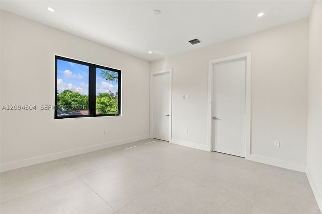 6255 SW 69th St, South Miami, FL 33143