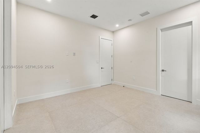 6255 SW 69th St, South Miami, FL 33143