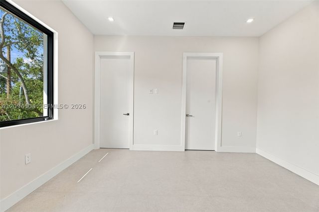 6255 SW 69th St, South Miami, FL 33143