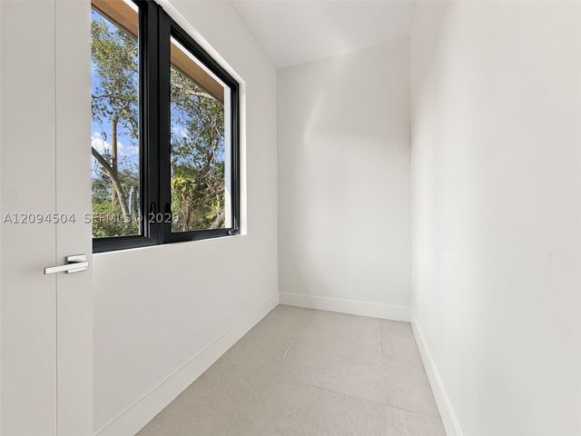 6255 SW 69th St, South Miami, FL 33143