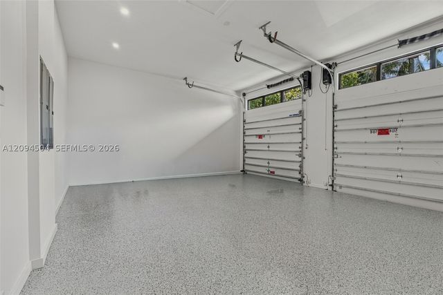 6255 SW 69th St, South Miami, FL 33143