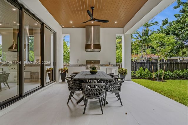 6255 SW 69th St, South Miami, FL 33143