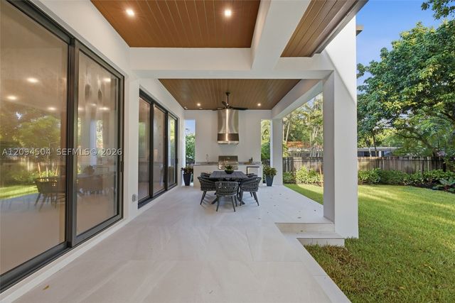 6255 SW 69th St, South Miami, FL 33143