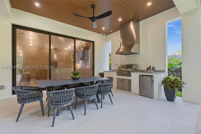 6255 SW 69th St, South Miami, FL 33143