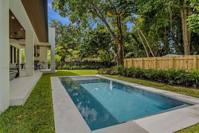 6255 SW 69th St, South Miami, FL 33143