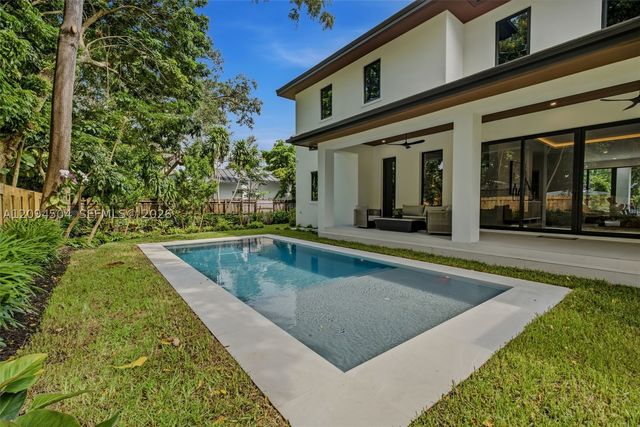 6255 SW 69th St, South Miami, FL 33143