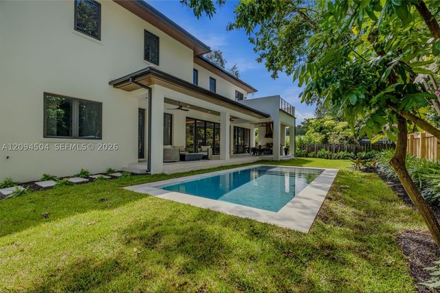 6255 SW 69th St, South Miami, FL 33143