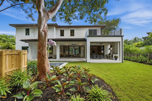 6255 SW 69th St, South Miami, FL 33143