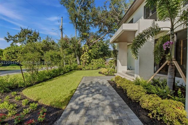6255 SW 69th St, South Miami, FL 33143