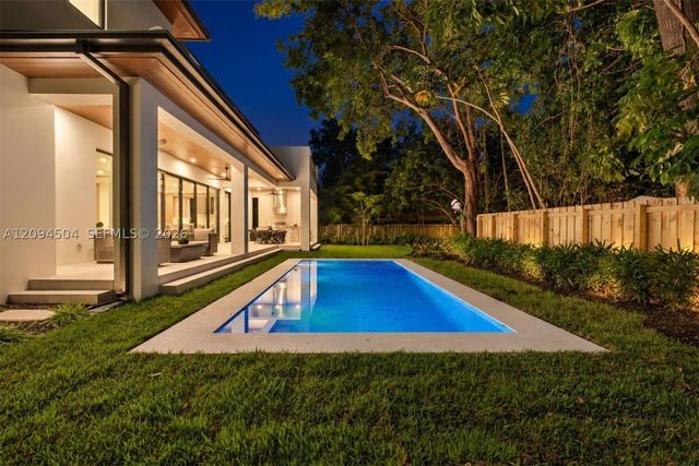 6255 SW 69th St, South Miami, FL 33143