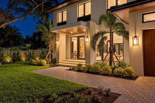 6255 SW 69th St, South Miami, FL 33143