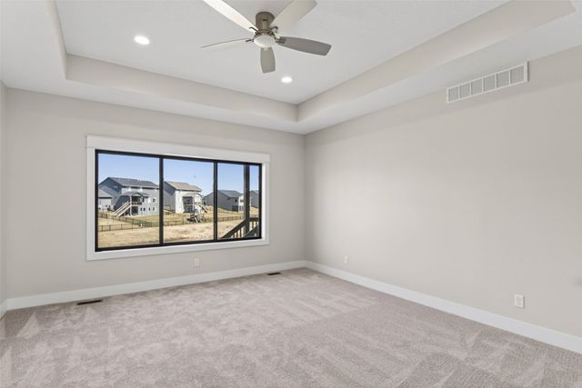 135 NW Alderleaf Drive, Waukee, IA 50263