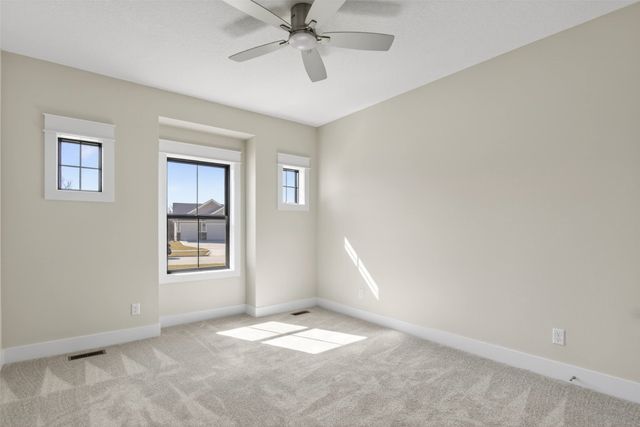 135 NW Alderleaf Drive, Waukee, IA 50263