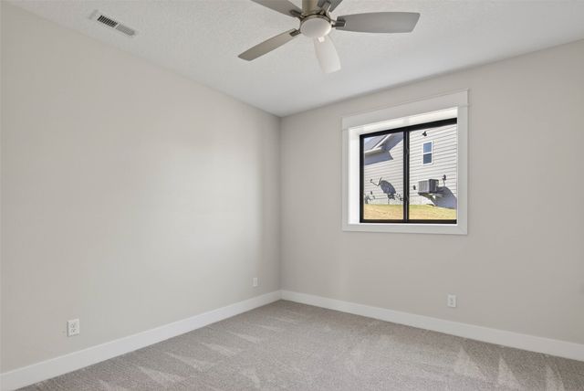 135 NW Alderleaf Drive, Waukee, IA 50263