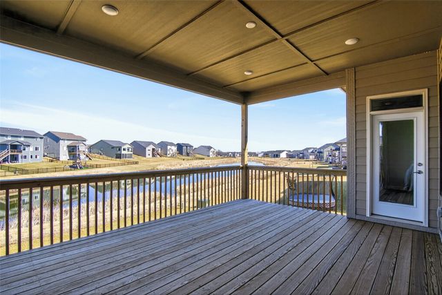 135 NW Alderleaf Drive, Waukee, IA 50263