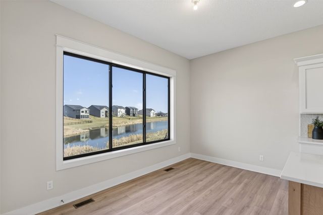 135 NW Alderleaf Drive, Waukee, IA 50263