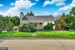 3700 MOUNT RD, Aston, PA 19014