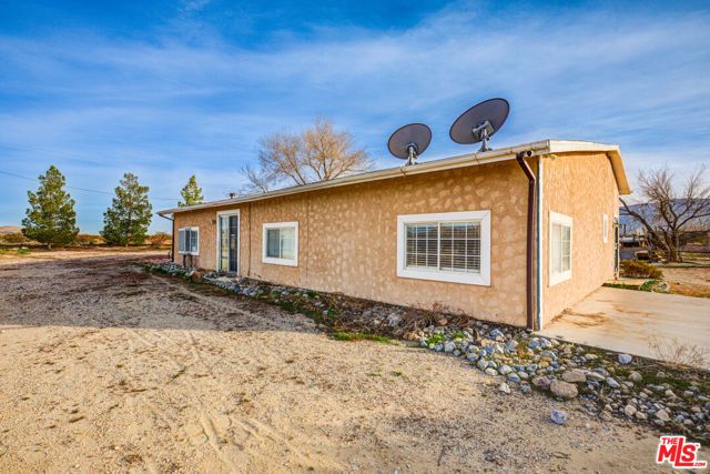 10424 Santa Fe Fire Road, Lucerne Valley, CA 92356