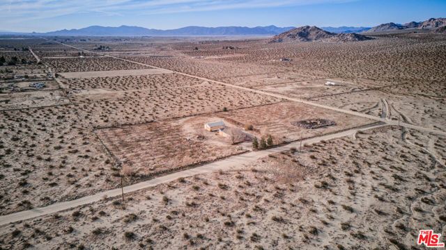 10424 Santa Fe Fire Road, Lucerne Valley, CA 92356