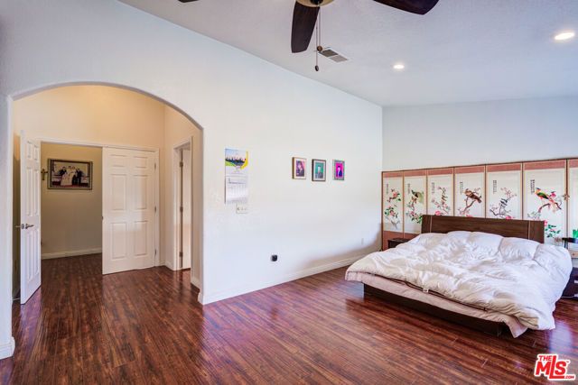 10424 Santa Fe Fire Road, Lucerne Valley, CA 92356