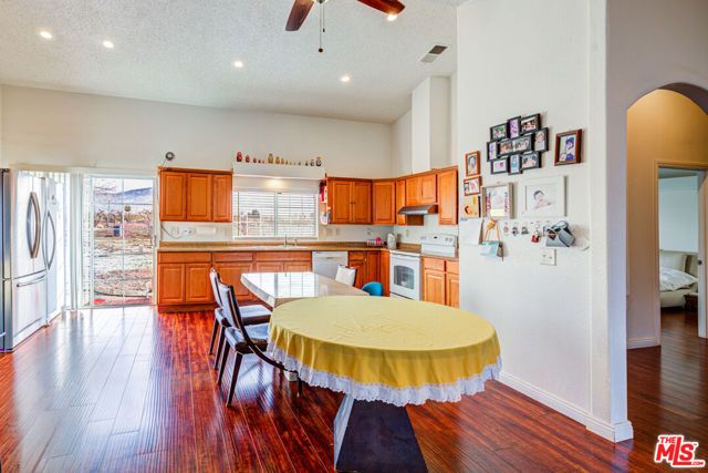 10424 Santa Fe Fire Road, Lucerne Valley, CA 92356