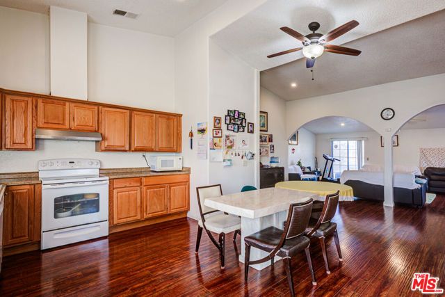 10424 Santa Fe Fire Road, Lucerne Valley, CA 92356