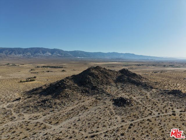 10424 Santa Fe Fire Road, Lucerne Valley, CA 92356