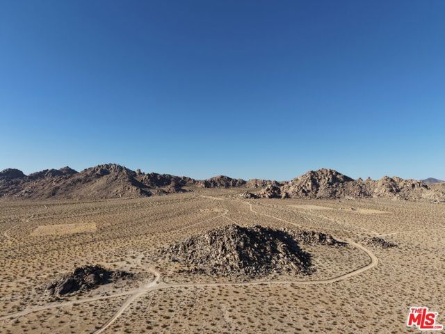 10424 Santa Fe Fire Road, Lucerne Valley, CA 92356