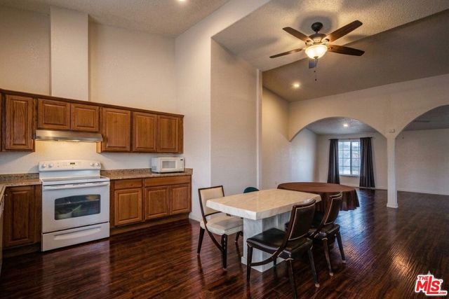 10424 Santa Fe Fire Road, Lucerne Valley, CA 92356