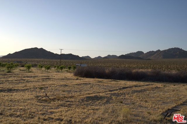 10424 Santa Fe Fire Road, Lucerne Valley, CA 92356