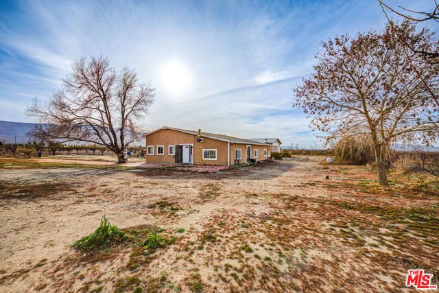 10424 Santa Fe Fire Road, Lucerne Valley, CA 92356