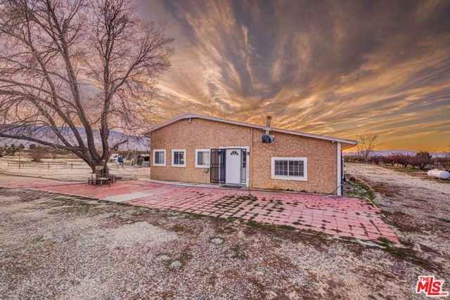 10424 Santa Fe Fire Road, Lucerne Valley, CA 92356