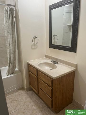 2821 S 134th Avenue, Omaha, NE 68144