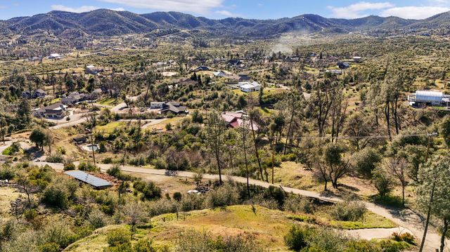 10249 Carrousel Drive, Redding, CA 96001