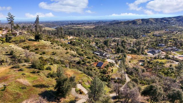 10249 Carrousel Drive, Redding, CA 96001