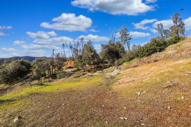 10249 Carrousel Drive, Redding, CA 96001