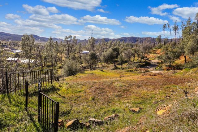 10249 Carrousel Drive, Redding, CA 96001