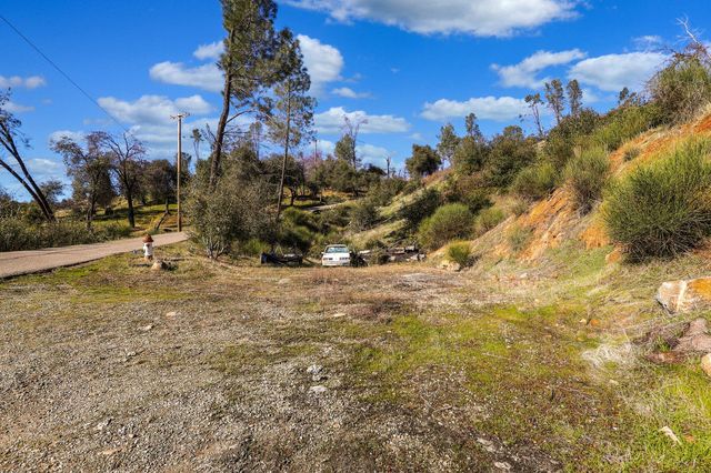 10249 Carrousel Drive, Redding, CA 96001