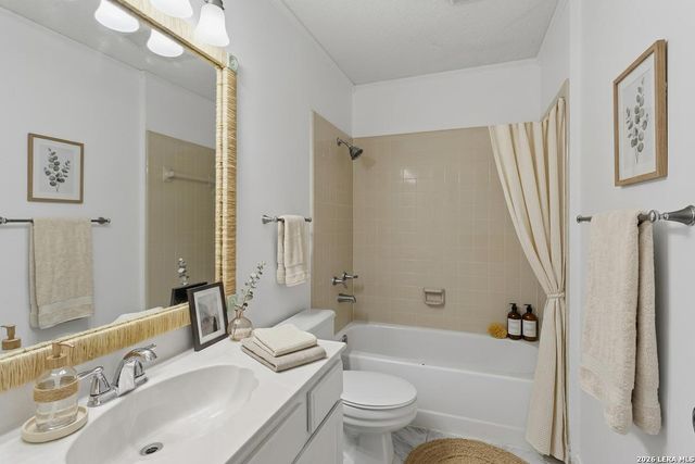 13043 Brook Garden, San Antonio, TX 78232