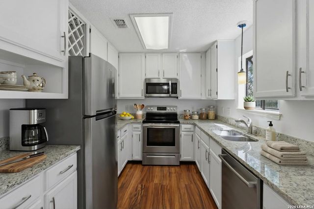 13043 Brook Garden, San Antonio, TX 78232